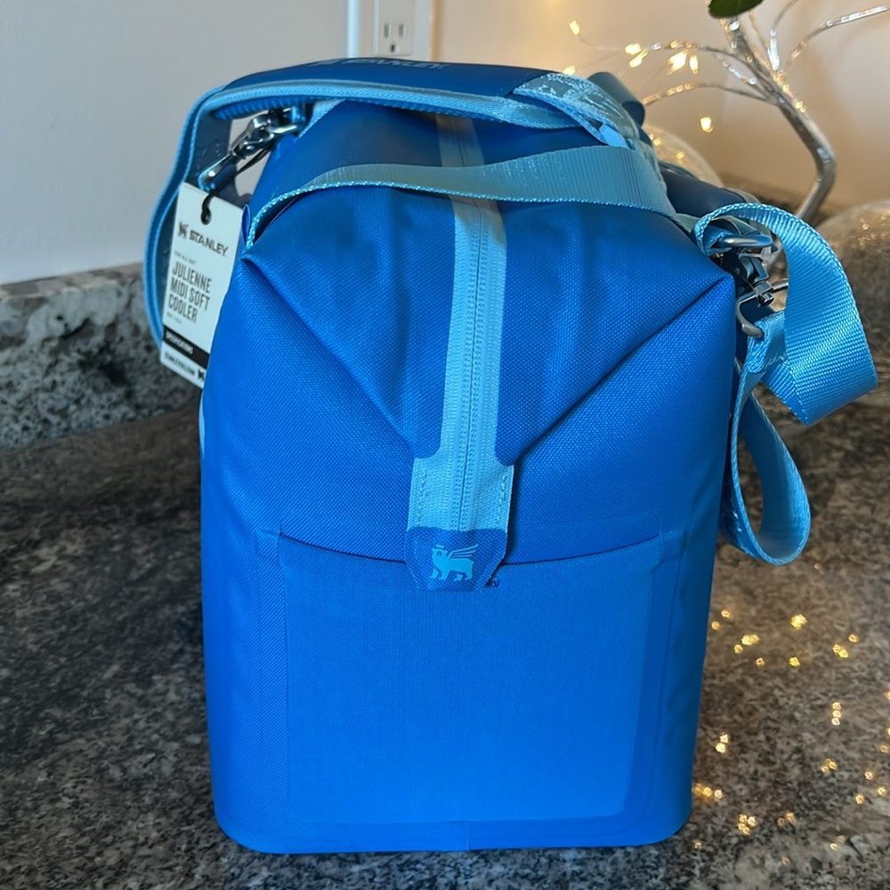 Stanley Vibrant Blue Julienne Midi Soft Cooler Bag - Picture 4 of 8